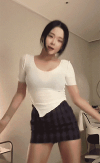 421b1a7880d4f629472a5f6be202f614_1702106930_6917.gif
